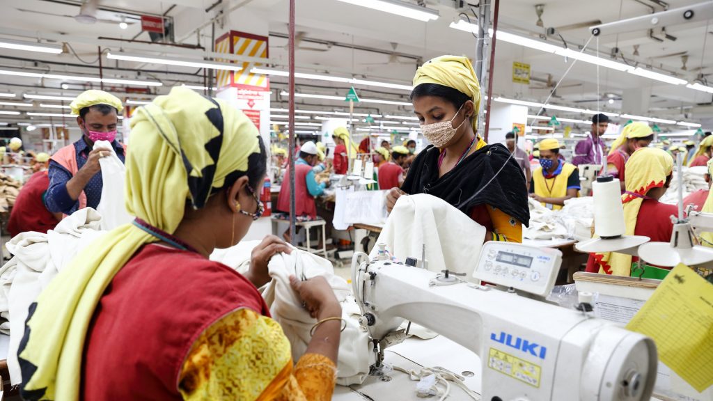 গার্মেন্টস পণ্যের আমদানি কমলেও রফতানি আয় বাড়ছে