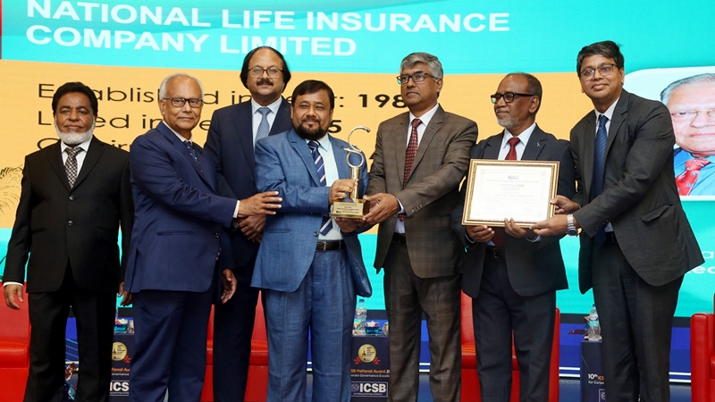 ন্যাশনাল লাইফের আইসিএসবি ন্যাশনাল অ্যাওয়ার্ড স্বর্ণপদক অর্জন