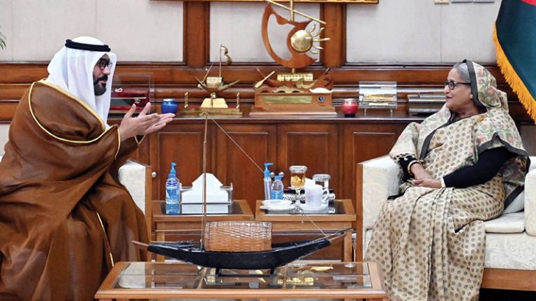 অর্থনৈতিক অঞ্চলে আরব আমিরাতের বিনিয়োগ চান প্রধানমন্ত্রী