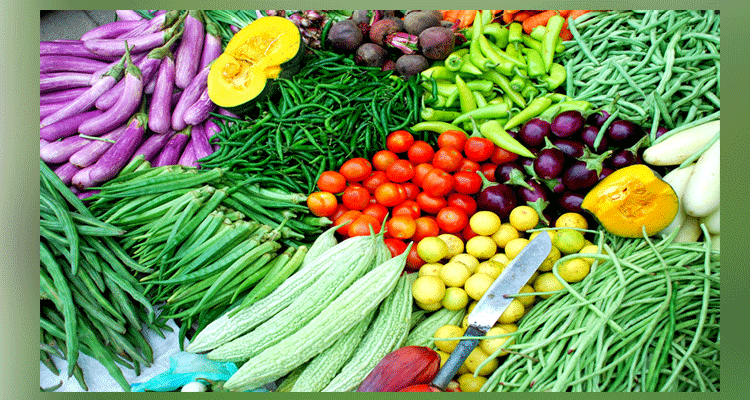 স্থিতিশীল পেঁয়াজ ও সবজির বাজার, দাম কমেছে মুরগির