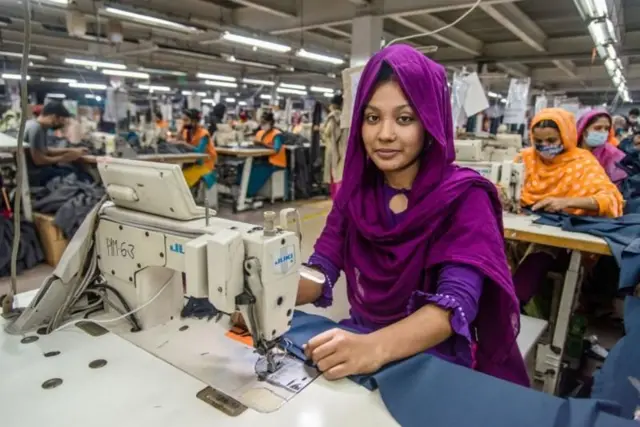 তৈরি পোশাক খাতে নিট রফতানি নেমে এসেছে মাত্র ৫৭ শতাংশে
