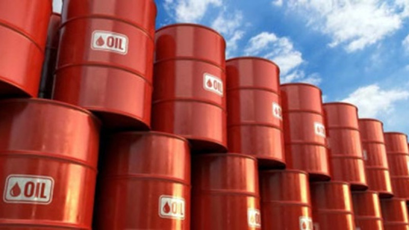 মধ্যপ্রাচ্যের যুদ্ধের ধাক্কায় তেলের দাম ১০০ ডলার ছাড়াল