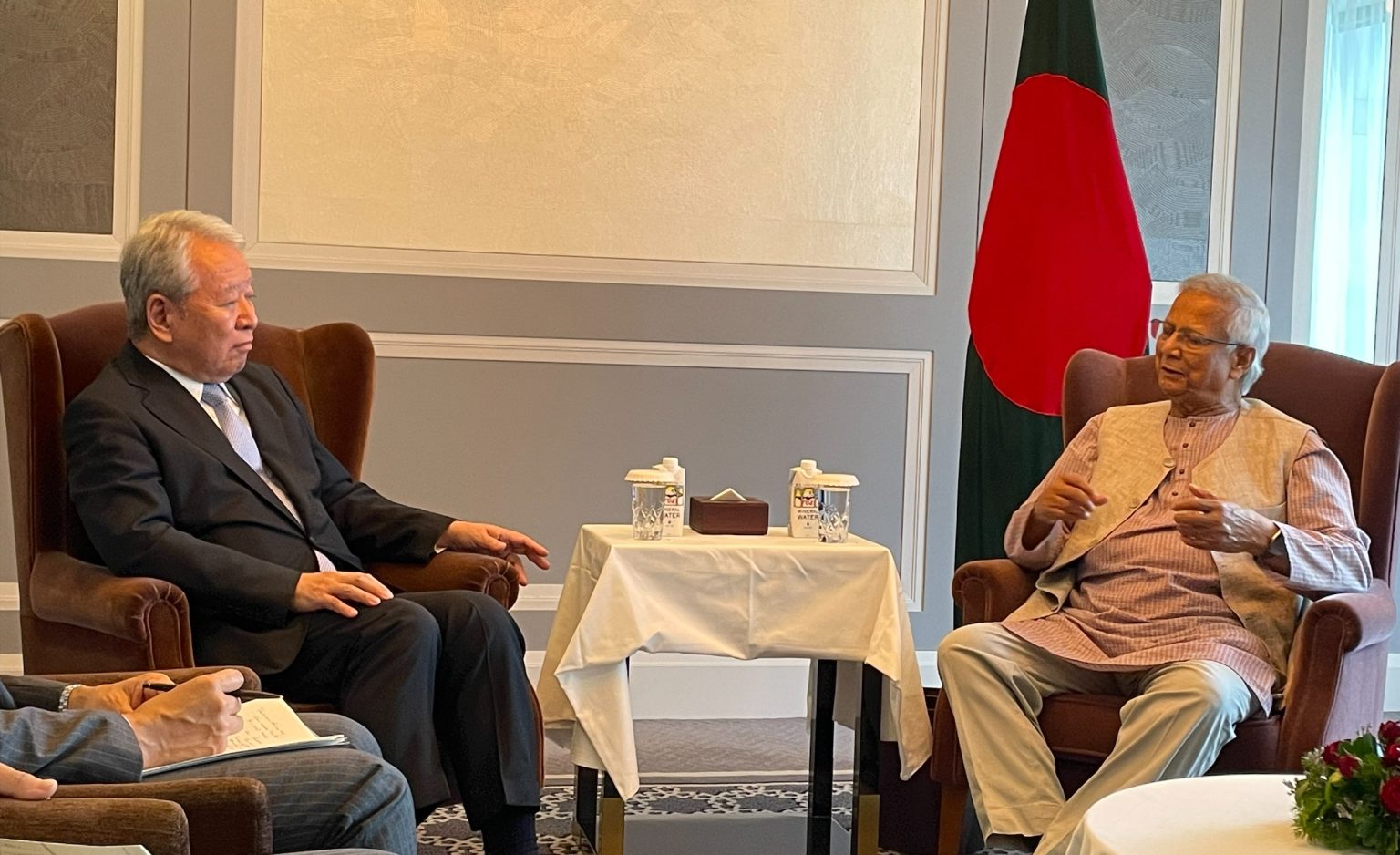 টোকিওতে প্রধান উপদেষ্টার সঙ্গে জাইকার প্রেসিডেন্টের সাক্ষাৎ