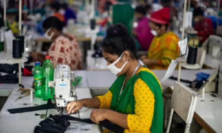 ভারতের বস্ত্রশিল্প – প্রতিযোগিতার সংকটে ব্যয় কাঠামো পুনর্গঠনের উদ্যোগ