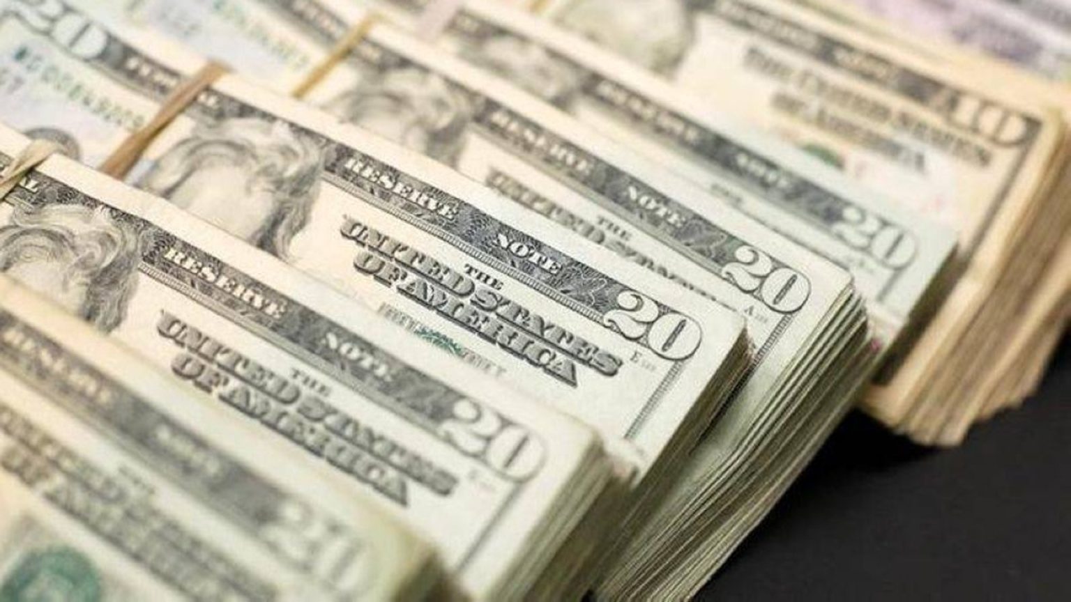 বৈদেশিক ঋণ কমছে – ঋণ পরিশোধ বাড়লেও বিনিয়োগ স্থবিরতার ইঙ্গিত