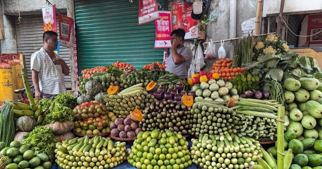 সরকারি শুল্ক-কর ছাড়েও কমেনি নিত্যপণ্যের দাম