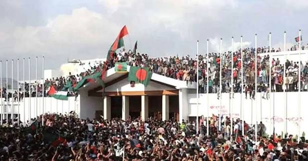 জুলাই অভ্যুত্থানের পরও কেন কাটল না দুর্নীতির অন্ধকার